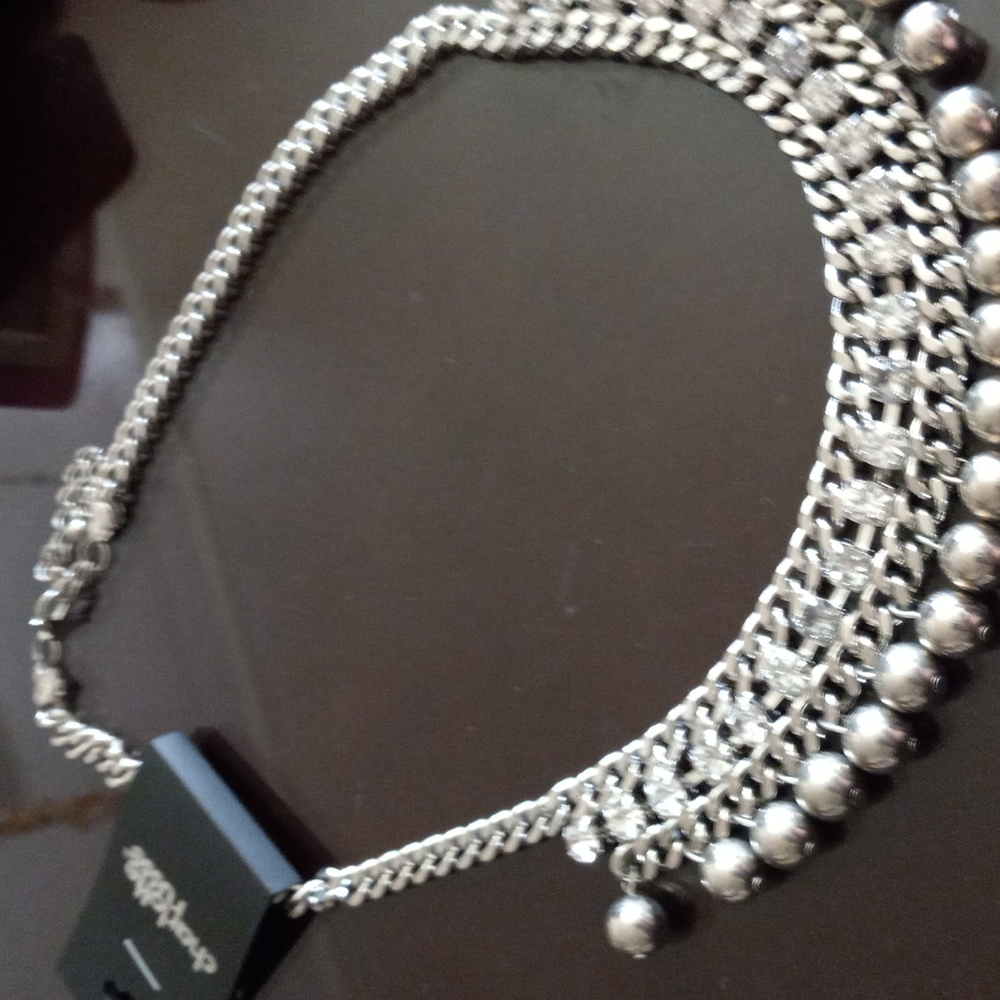 Gorgeous, crystal rine stone and silver balls chain necklace